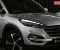 Серый Хендай Туксон, объемом двигателя 2 л и пробегом 126 тыс. км за 19400 $, фото 3 на Automoto.ua