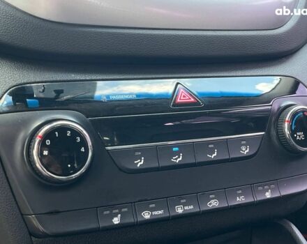 Хендай Туксон 2016 в Львове на Automoto.ua Серый Хендай Туксон, объемом двигателя 1.7 л и пробегом 199 тыс. км за 16740 $, фото 23 на Automoto.ua