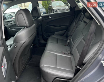 Серый Хендай Туксон, объемом двигателя 1.6 л и пробегом 188 тыс. км за 15990 $, фото 43 на Automoto.ua