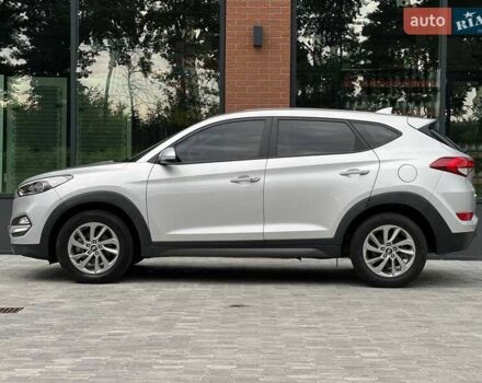 Серый Хендай Туксон, объемом двигателя 1.7 л и пробегом 110 тыс. км за 15990 $, фото 7 на Automoto.ua