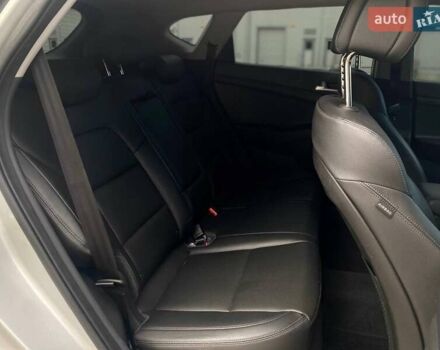 Серый Хендай Туксон, объемом двигателя 1.7 л и пробегом 99 тыс. км за 15490 $, фото 17 на Automoto.ua