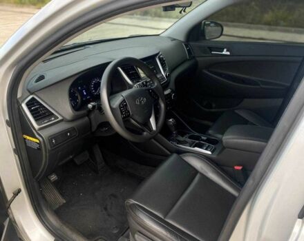 Серый Хендай Туксон, объемом двигателя 1.7 л и пробегом 99 тыс. км за 15500 $, фото 10 на Automoto.ua