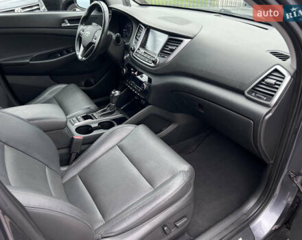 Серый Хендай Туксон, объемом двигателя 1.6 л и пробегом 188 тыс. км за 15990 $, фото 39 на Automoto.ua