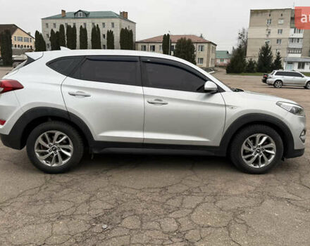 Сірий Хендай Туксон, об'ємом двигуна 2 л та пробігом 206 тис. км за 16000 $, фото 3 на Automoto.ua