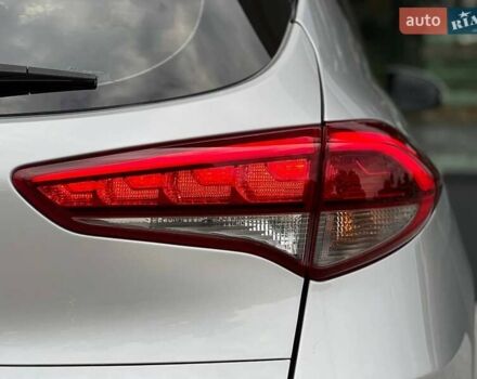 Серый Хендай Туксон, объемом двигателя 1.7 л и пробегом 110 тыс. км за 15990 $, фото 12 на Automoto.ua