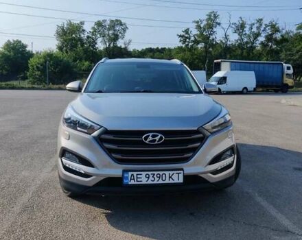 Серый Хендай Туксон, объемом двигателя 2 л и пробегом 148 тыс. км за 19500 $, фото 1 на Automoto.ua