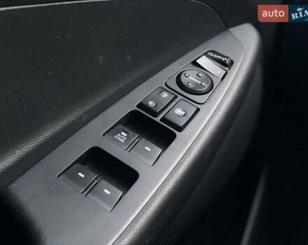 Серый Хендай Туксон, объемом двигателя 1.7 л и пробегом 99 тыс. км за 15490 $, фото 30 на Automoto.ua