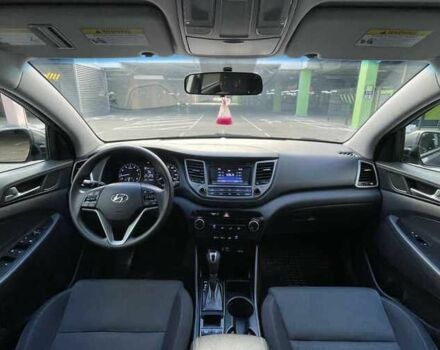 Сірий Хендай Туксон, об'ємом двигуна 2 л та пробігом 125 тис. км за 13600 $, фото 16 на Automoto.ua