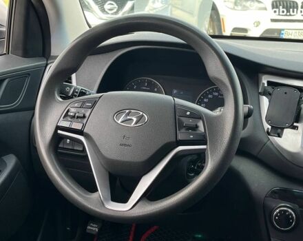 Хендай Туксон 2016 в Львове на Automoto.ua Серый Хендай Туксон, объемом двигателя 1.7 л и пробегом 199 тыс. км за 16740 $, фото 14 на Automoto.ua