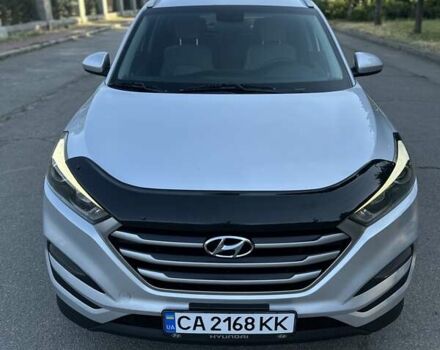 Серый Хендай Туксон, объемом двигателя 2 л и пробегом 210 тыс. км за 15400 $, фото 8 на Automoto.ua