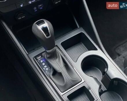 Серый Хендай Туксон, объемом двигателя 1.7 л и пробегом 99 тыс. км за 15490 $, фото 28 на Automoto.ua