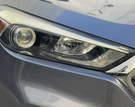 Сірий Хендай Туксон, об'ємом двигуна 2 л та пробігом 125 тис. км за 13600 $, фото 1 на Automoto.ua