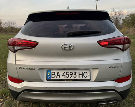 Хендай Туксон 2016 в Кропивницком (Кировограде) на Automoto.ua Серый Хендай Туксон, объемом двигателя 2 л и пробегом 185 тыс. км за 20000 $, фото 5 на Automoto.ua