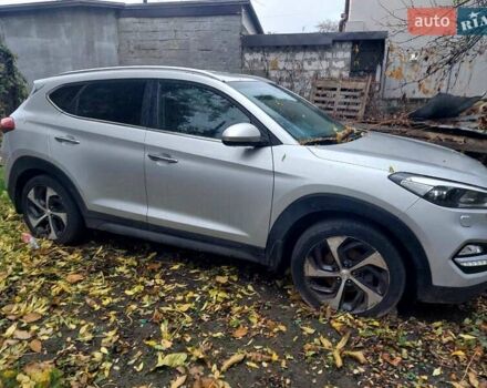 Серый Хендай Туксон, объемом двигателя 2 л и пробегом 93 тыс. км за 20400 $, фото 2 на Automoto.ua