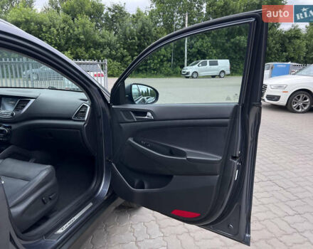 Серый Хендай Туксон, объемом двигателя 1.6 л и пробегом 188 тыс. км за 15990 $, фото 37 на Automoto.ua