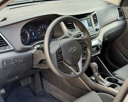 Сірий Хендай Туксон, об'ємом двигуна 1.6 л та пробігом 103 тис. км за 9200 $, фото 13 на Automoto.ua