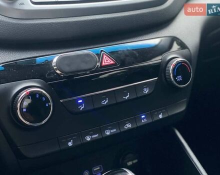 Серый Хендай Туксон, объемом двигателя 1.7 л и пробегом 99 тыс. км за 15490 $, фото 26 на Automoto.ua