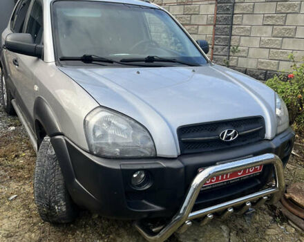 Серый Хендай Туксон, объемом двигателя 2 л и пробегом 192 тыс. км за 7777 $, фото 16 на Automoto.ua