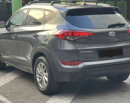 Сірий Хендай Туксон, об'ємом двигуна 2 л та пробігом 125 тис. км за 13600 $, фото 23 на Automoto.ua
