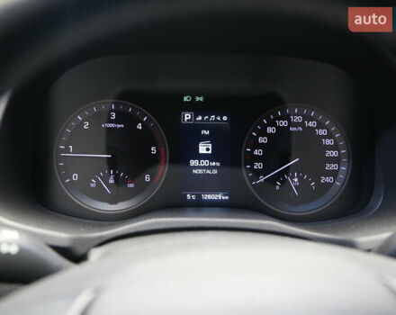 Серый Хендай Туксон, объемом двигателя 2 л и пробегом 126 тыс. км за 19400 $, фото 16 на Automoto.ua