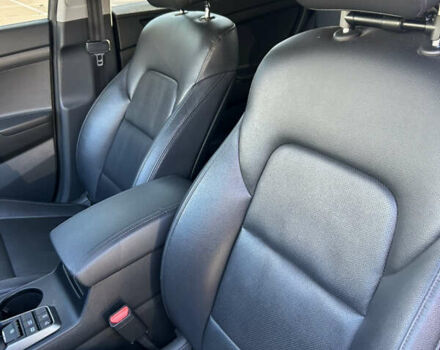 Серый Хендай Туксон, объемом двигателя 1.69 л и пробегом 184 тыс. км за 17000 $, фото 6 на Automoto.ua