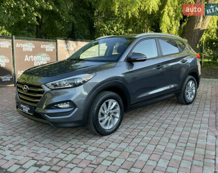 Сірий Хендай Туксон, об'ємом двигуна 2 л та пробігом 93 тис. км за 14300 $, фото 20 на Automoto.ua