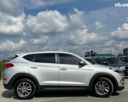 Хендай Туксон 2016 в Львове на Automoto.ua Серый Хендай Туксон, объемом двигателя 1.7 л и пробегом 199 тыс. км за 16740 $, фото 40 на Automoto.ua