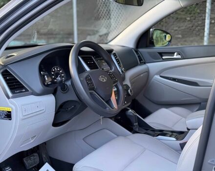 Сірий Хендай Туксон, об'ємом двигуна 2 л та пробігом 72 тис. км за 7599 $, фото 8 на Automoto.ua