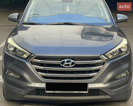 Серый Хендай Туксон, объемом двигателя 2 л и пробегом 125 тыс. км за 15600 $, фото 2 на Automoto.ua