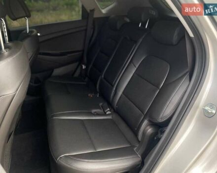 Серый Хендай Туксон, объемом двигателя 1.7 л и пробегом 99 тыс. км за 15490 $, фото 16 на Automoto.ua