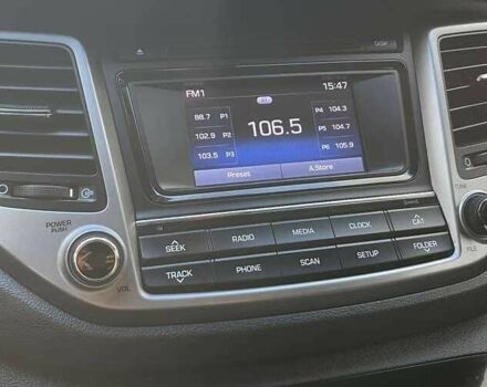 Сірий Хендай Туксон, об'ємом двигуна 2 л та пробігом 125 тис. км за 13600 $, фото 12 на Automoto.ua