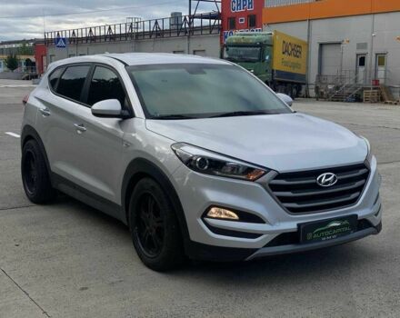 Серый Хендай Туксон, объемом двигателя 1.7 л и пробегом 99 тыс. км за 15500 $, фото 3 на Automoto.ua