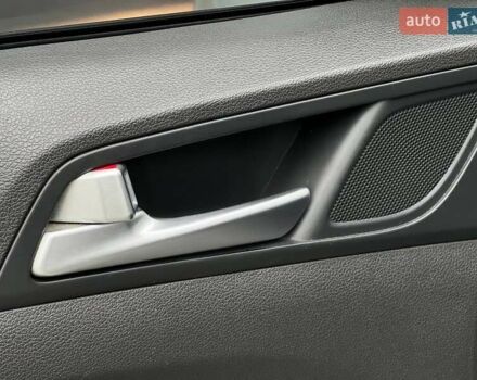 Серый Хендай Туксон, объемом двигателя 1.7 л и пробегом 110 тыс. км за 15490 $, фото 23 на Automoto.ua