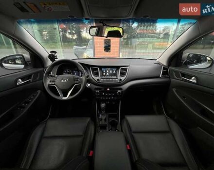 Серый Хендай Туксон, объемом двигателя 1.7 л и пробегом 110 тыс. км за 15490 $, фото 46 на Automoto.ua