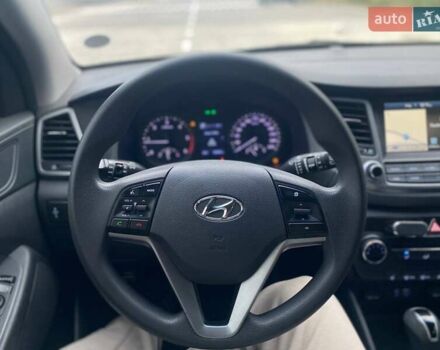 Серый Хендай Туксон, объемом двигателя 1.7 л и пробегом 99 тыс. км за 15490 $, фото 24 на Automoto.ua