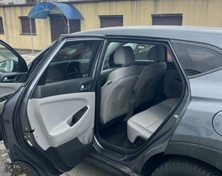 Хендай Туксон 2016 у Києві на Automoto.ua Сірий Хендай Туксон, об'ємом двигуна 2 л та пробігом 142 тис. км за 15200 $, фото 2 на Automoto.ua