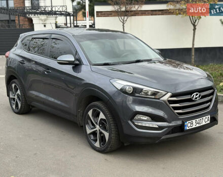 Серый Хендай Туксон, объемом двигателя 2 л и пробегом 195 тыс. км за 15000 $, фото 2 на Automoto.ua