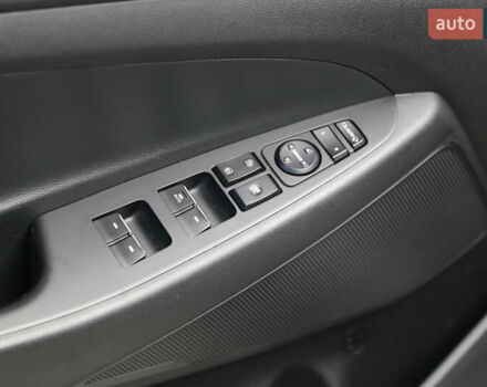 Серый Хендай Туксон, объемом двигателя 2 л и пробегом 126 тыс. км за 19400 $, фото 24 на Automoto.ua