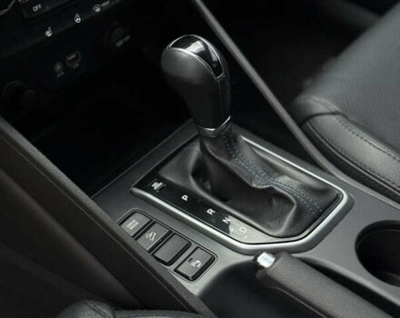 Серый Хендай Туксон, объемом двигателя 2 л и пробегом 195 тыс. км за 15000 $, фото 20 на Automoto.ua