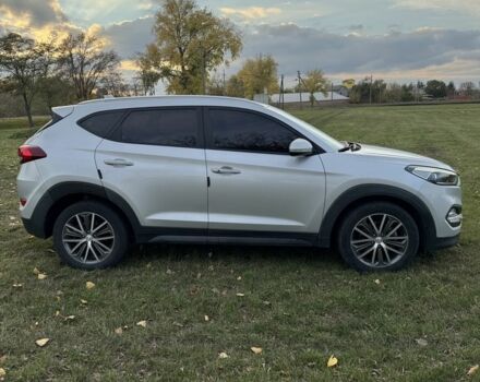 Хендай Туксон 2016 в Кропивницком (Кировограде) на Automoto.ua Серый Хендай Туксон, объемом двигателя 2 л и пробегом 185 тыс. км за 20000 $, фото 4 на Automoto.ua