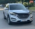 Серый Хендай Туксон, объемом двигателя 2 л и пробегом 210 тыс. км за 15400 $, фото 1 на Automoto.ua