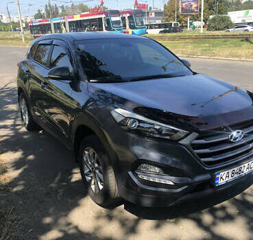 Серый Хендай Туксон, объемом двигателя 2 л и пробегом 166 тыс. км за 20500 $, фото 1 на Automoto.ua