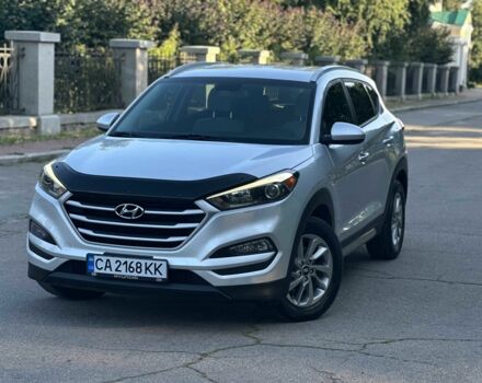 Серый Хендай Туксон, объемом двигателя 2 л и пробегом 210 тыс. км за 15600 $, фото 4 на Automoto.ua