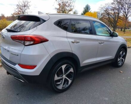 Серый Хендай Туксон, объемом двигателя 1.6 л и пробегом 74 тыс. км за 3900 $, фото 3 на Automoto.ua