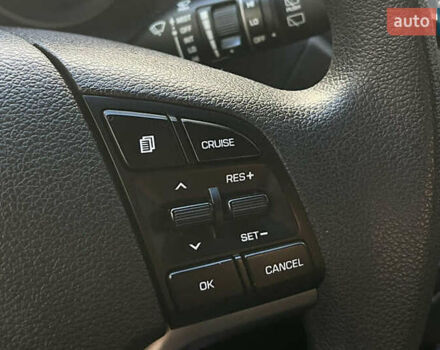 Серый Хендай Туксон, объемом двигателя 2 л и пробегом 125 тыс. км за 15600 $, фото 10 на Automoto.ua