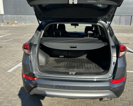 Серый Хендай Туксон, объемом двигателя 1.69 л и пробегом 184 тыс. км за 17000 $, фото 8 на Automoto.ua