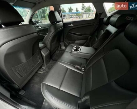 Серый Хендай Туксон, объемом двигателя 1.7 л и пробегом 110 тыс. км за 15490 $, фото 43 на Automoto.ua