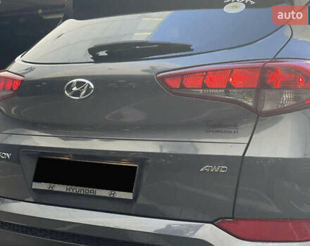 Серый Хендай Туксон, объемом двигателя 2 л и пробегом 125 тыс. км за 15600 $, фото 21 на Automoto.ua