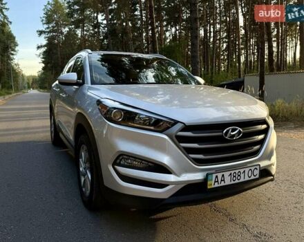 Серый Хендай Туксон, объемом двигателя 2 л и пробегом 58 тыс. км за 17500 $, фото 3 на Automoto.ua