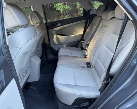 Сірий Хендай Туксон, об'ємом двигуна 2 л та пробігом 72 тис. км за 7599 $, фото 12 на Automoto.ua